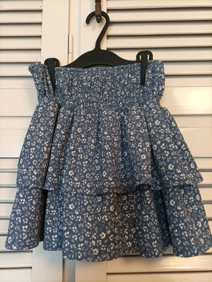 Zara girls skirt with shorts used, blue, age 9