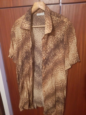Animal print shirt like new, multicolor, size XXXL