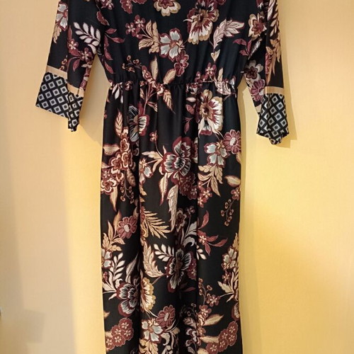 Floral elegant midi dress used, size Large, wrap style