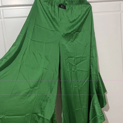 Chic Mess green pants like new, made in Greece