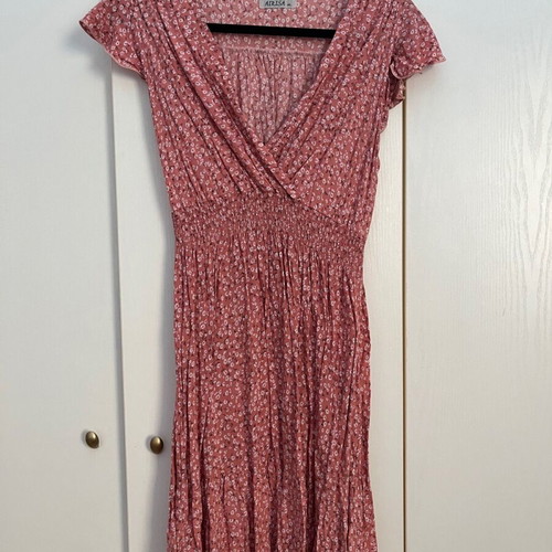 Dress M-L short sleeve floral like new, pink