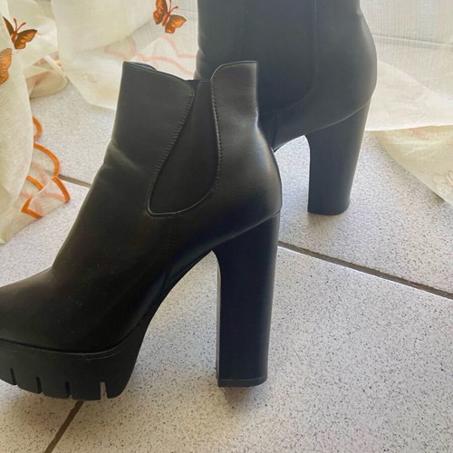 High-heeled ankle boots like new, size 37, black