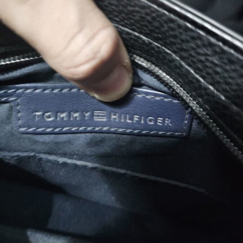 Tommy Hilfiger shoulder bag like new, black