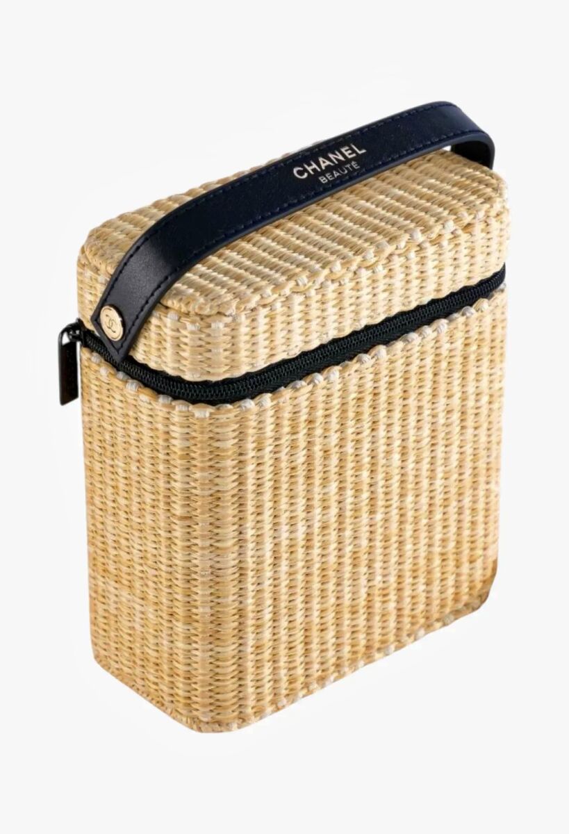 Chanel Les Beiges Beauty Case limited… - € 165,00 - Vendora.cy