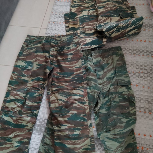 Military pants like new, pack of three, large and extra large
