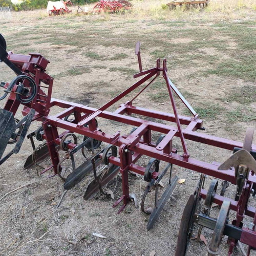 Cotton cultivator used 5-row