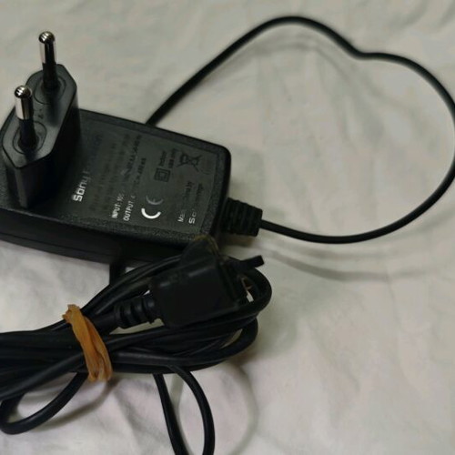 Sony Ericsson CST-81 charger used, genuine and functional