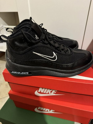 Nike Air Max Axis Mid like new, black athletic shoes size 42