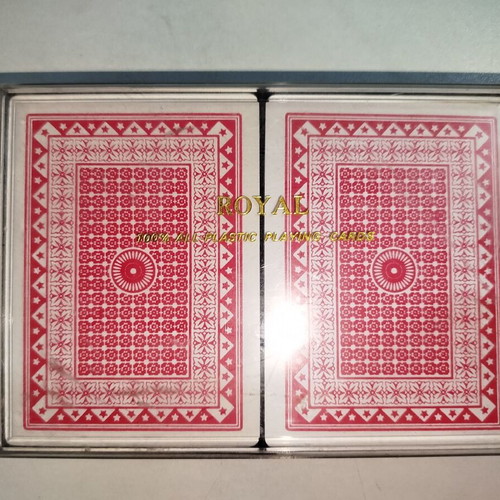 Set of 2 playing cards like new in very good condition