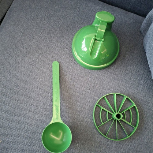 Herbalife shaker and measuring spoon new