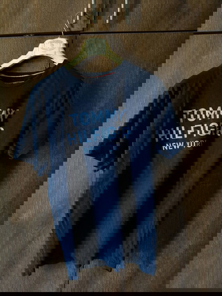 Tommy Hilfiger  tshirt L