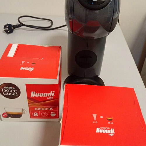 Dolce Gusto espresso machine with 30 capsules like new