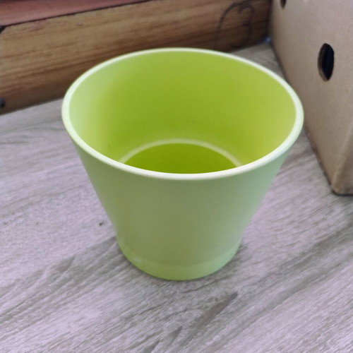 Ceramic planter like new, light green, diameter 14.5 cm