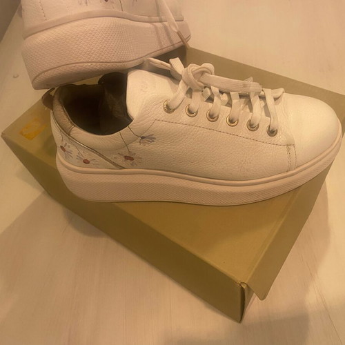 Ted Baker sneakers new, white with gold details
