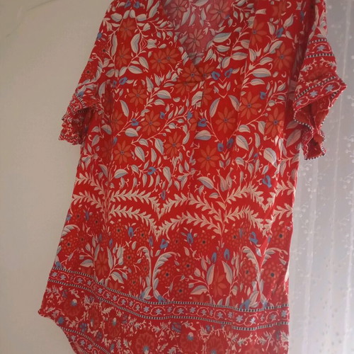 Cossinelle women's long summer blouse like new, red, sizes L and XL