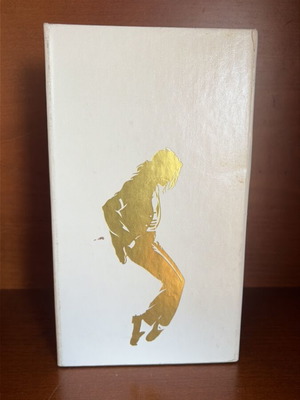 Michael Jackson The Ultimate Collection CD like new, missing number 2