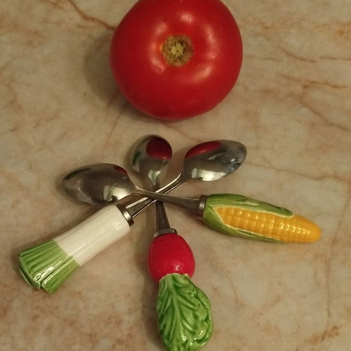 Spoons with Ceramic Vegetable Handles like new, set of 3 for dips