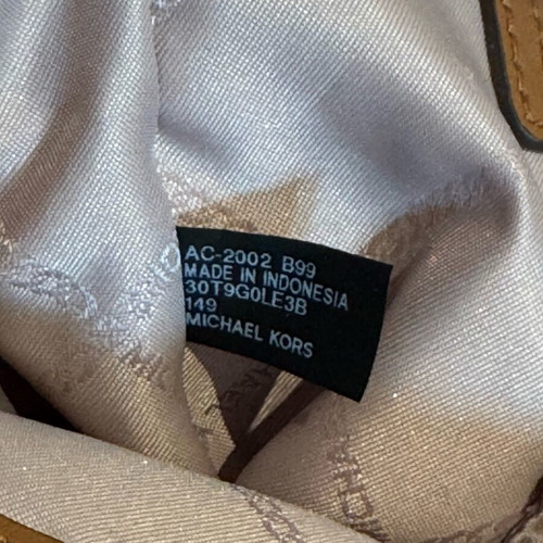 Michael Kors Lillie shoulder bag like new, white and brown