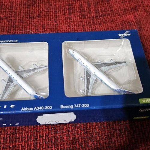 Herpa Miniaturmodelle Olympic Forever Set with Boeing 747-200 and Airbus A340-300