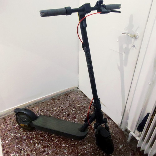 Xiaomi Electric Scooter 5 like new, 25km/h max speed, 60km range, black