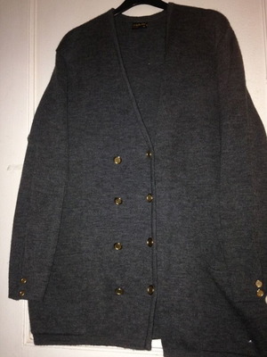 Albertini Tricots cardigan gray with gold buttons XL used