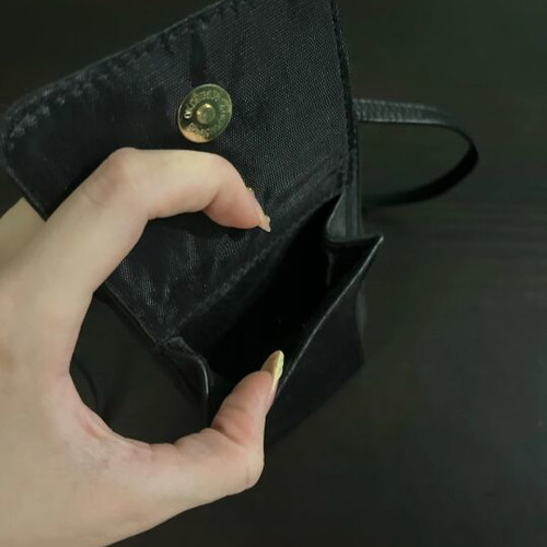 Shoulder bag like new, black with thin strap