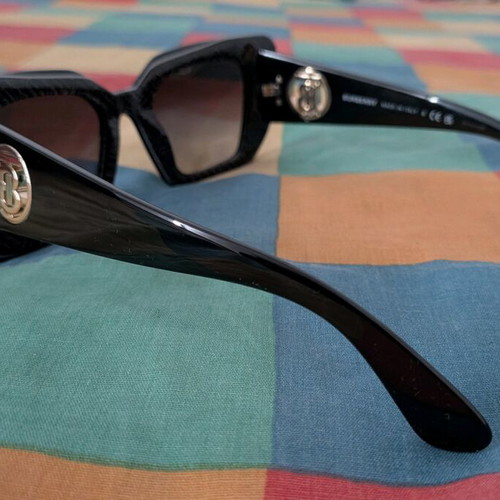 Burberry BE4344 Daisy 4036/8G sunglasses new, black