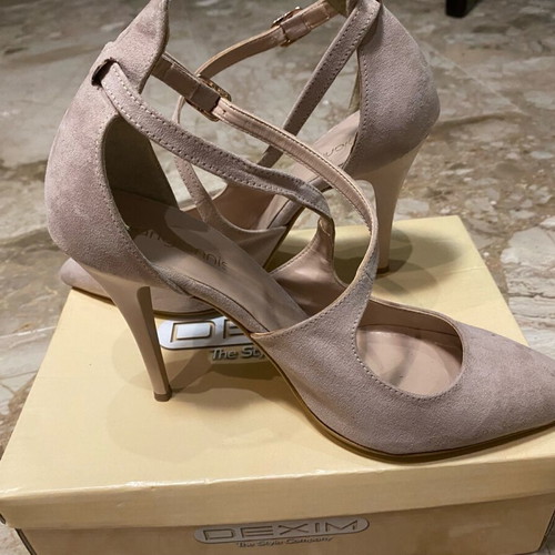 Sarigiannis beige pumps like new with 9cm heel and crisscross straps size 39