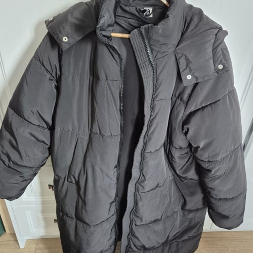 Long jacket used, warm with pockets and hood, zipper with two locks, size XL-XXL