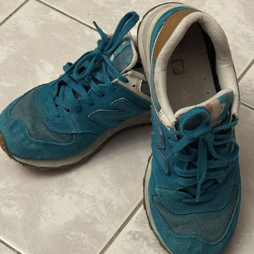 New Balance athletic shoes used, turquoise, size 38