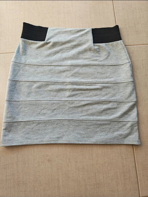 Bershka gray skirt with black details like new, size M