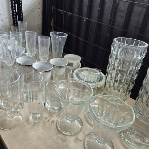 Various crystal and glass items like new, set of 85 pieces