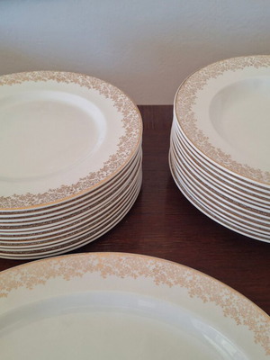 Vintage Alfred Meakin Glo-White Ironstone Serving Set 77 pcs like new