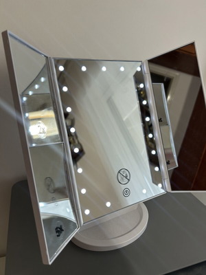 Cien Makeup Mirror with Light like new