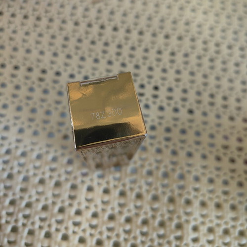 YSL Loveshine Plumping Lip Oil Gloss Shade 4 new