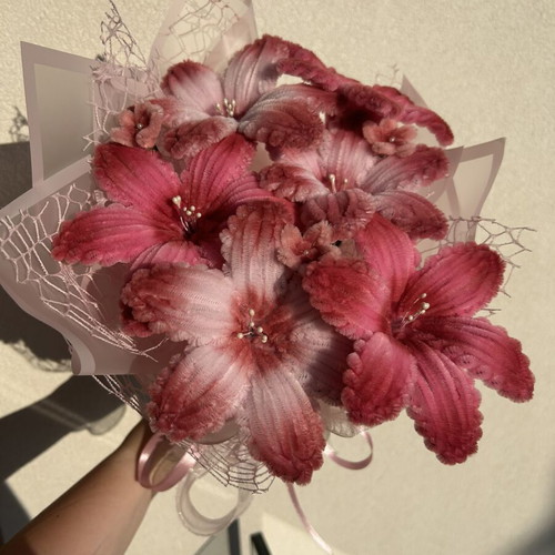 Handmade bouquet with 9 flowers like new