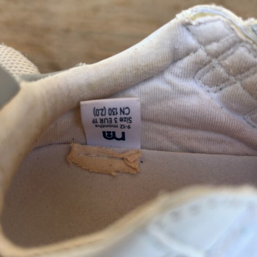 Baby shoes used for 9 to 12 months