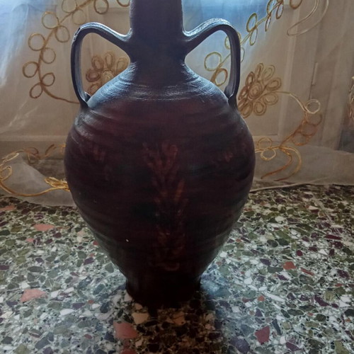 Antique jug used from the 1980s