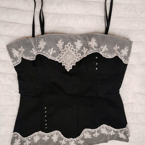 Bustier with ecru lace and embroidery medium elasticity size M like new