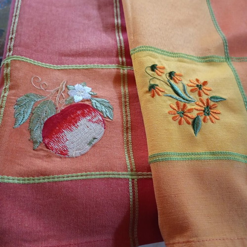 Tablecloths, set of 2, embroidered fruit and floral designs