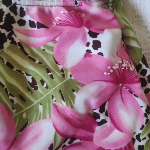Med Y2k 2000's beach pareo skirt like new, size Small, multicolor green