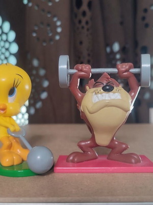 Looney Tunes figures set (Taz, Tweety)