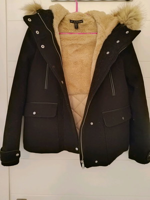 Zara яке употребявано черно с кожа и пух, размер S