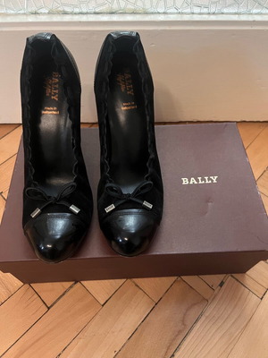 Bally shoes genuine leather and suede like new, size 40