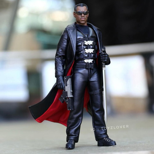 Blade II 1/6 Present Toys collectible figure like new in box