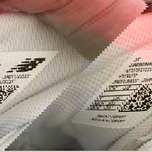 New Balance 9060 Unisex Shoes Size 40.5 White Like New