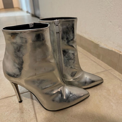 Sante women's ankle boots like new, silver, size 38