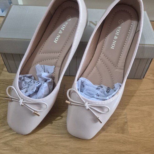 Voi&Noi ballerina shoes size 37, beige