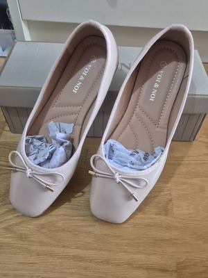 Voi&Noi ballerina shoes size 37, beige
