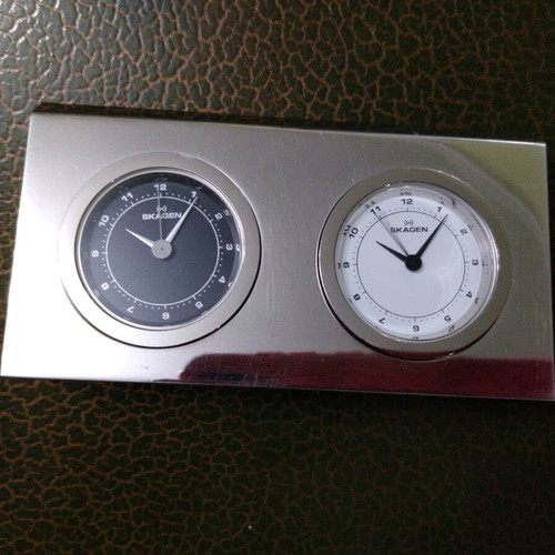 Skagen table clock used, silver metal